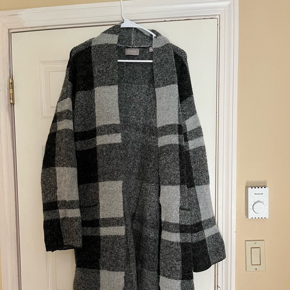 Cyrus Size Large Long Sweater - Picture 2 of 4
